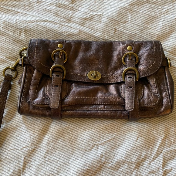 Coach Legacy leather large clutch in bronze - Picture 3 of 9